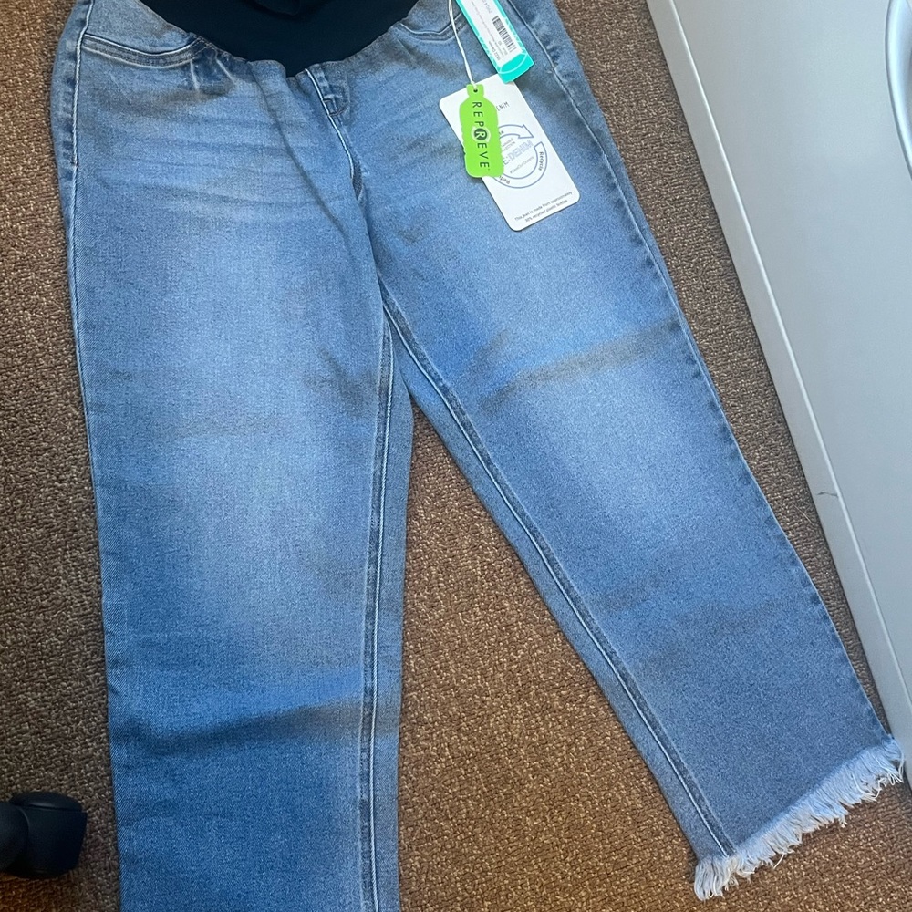 Sustainable Maternity Girlfriend Crop Jean Blue 10 with tags never worn